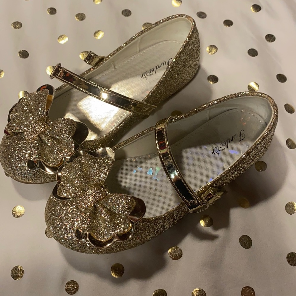 Sparkly dress shoes